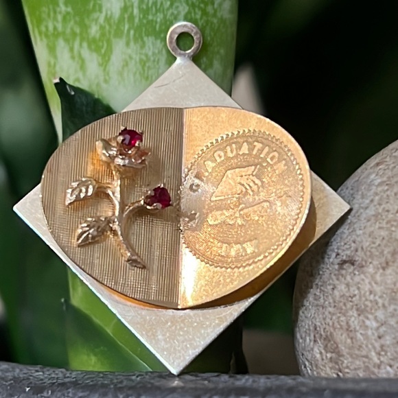 14k gold and ruby vintage charm or pendant - Picture 1 of 5